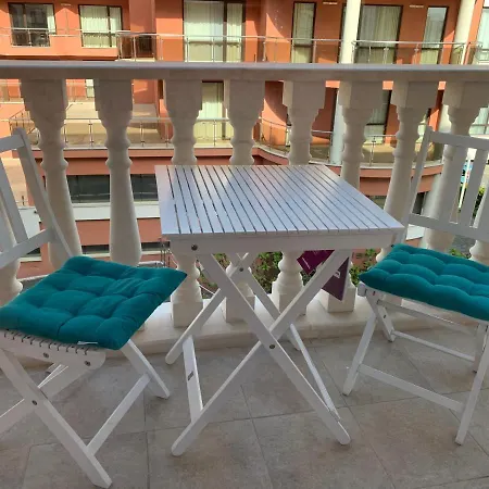 Valencia Gardens Deluxe Apartament *