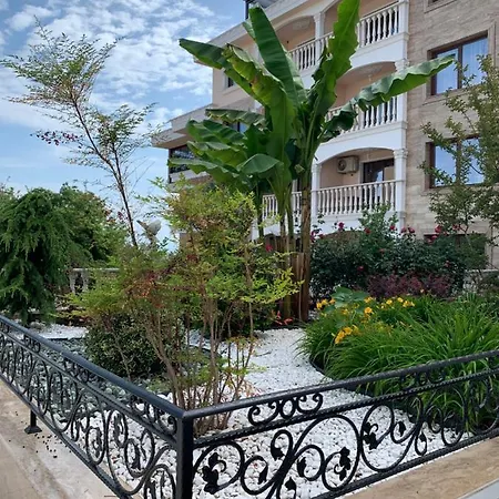 Valencia Gardens Deluxe Apartmán *