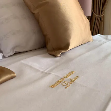 아파트 Valencia Gardens Deluxe 네세부르