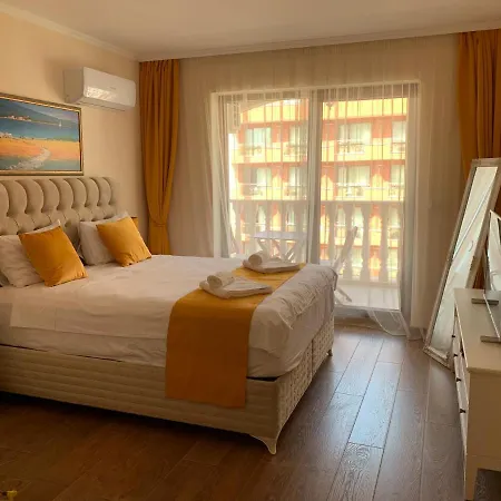 Valencia Gardens Deluxe Apartament *