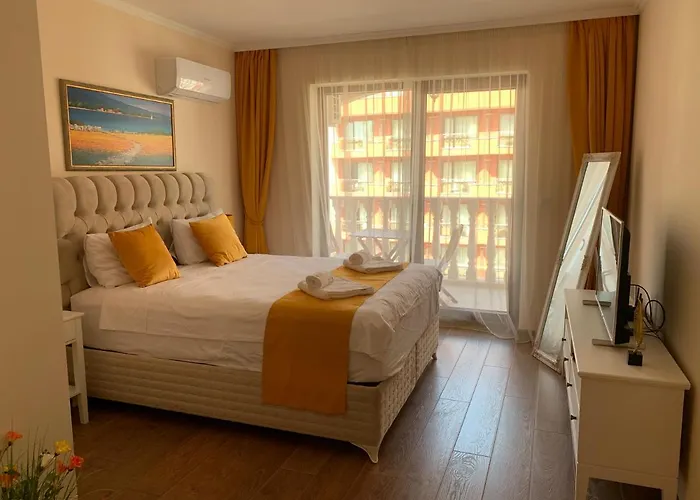 Valencia Gardens Deluxe Апартаменты *